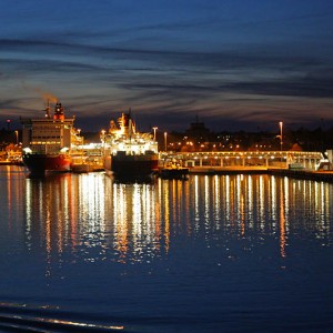 Ferries in Mariehamn, land