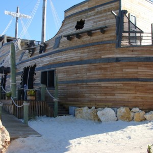 HMC - Pirate Ship Bar