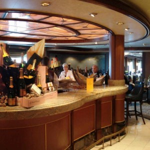 Queen Victoria Veuve Clicquot Champagne Bar