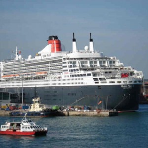 passing QM2 in Southampton