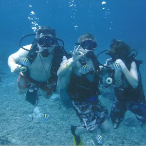 scuba_boys_underwater_r