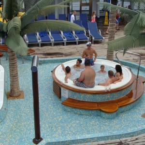 Lido Pool hot tub