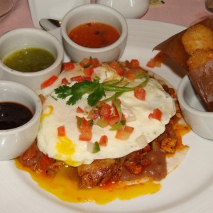 Sea Day Brunch - huevos rancheros