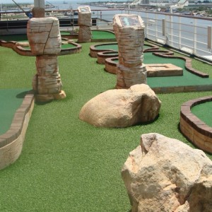 Mini Golf around funnel