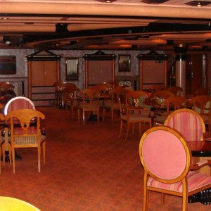 The Cabinet Bar - Deck 4 aft