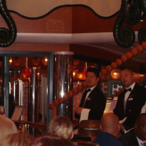 Waiters singing "That's Amore"