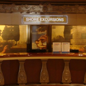 Shore Excursion Desk