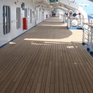 Deck 3 promenade