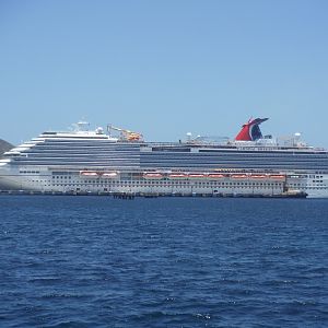 Carnival Breeze