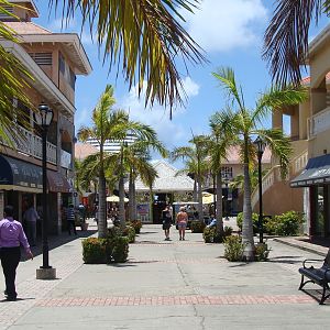 Port shopping area