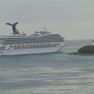 Carnival Victory leaves the harbor