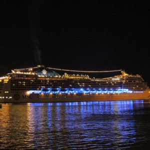 CRUISE SHIPS  (125).jpg