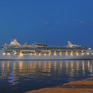 CRUISE SHIPS  (148).jpg