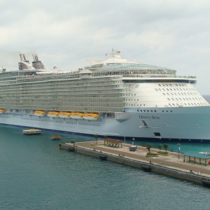 Oasis leaving Nassau