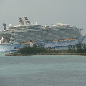 Oasis leaving Nassau