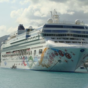 Norwegian Pearl in St.Thomas