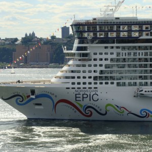 Norwegian Epic out in the Hudson River