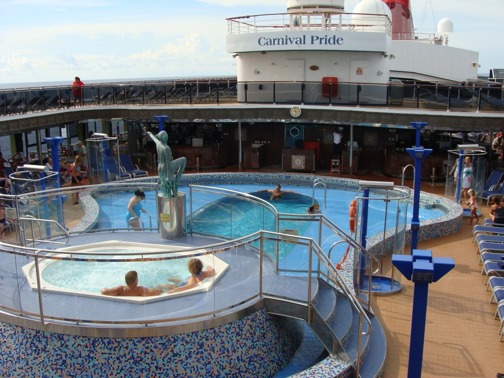 Apollo Pool - Deck 9 Midship