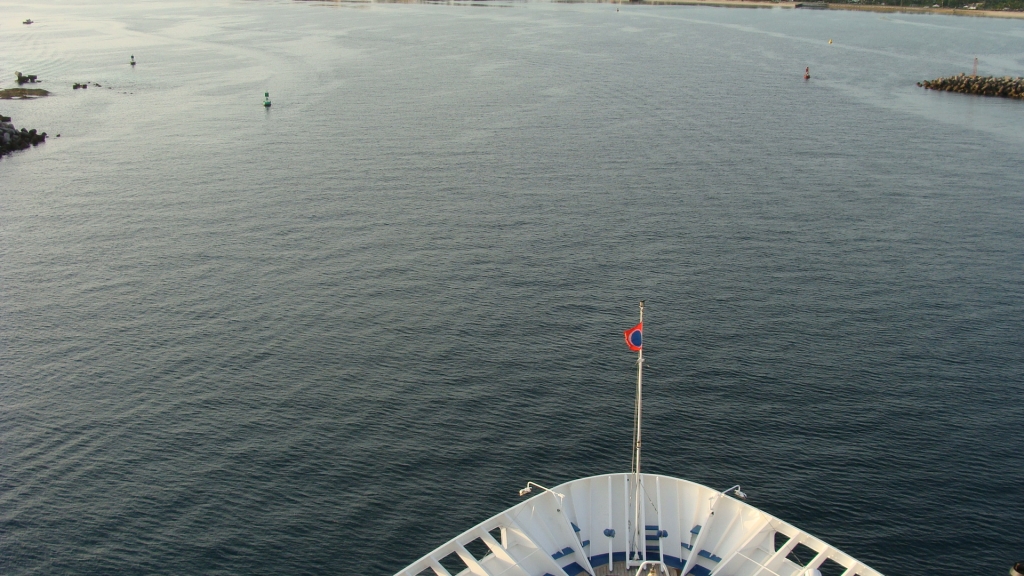 Approaching the entrance to the harbor