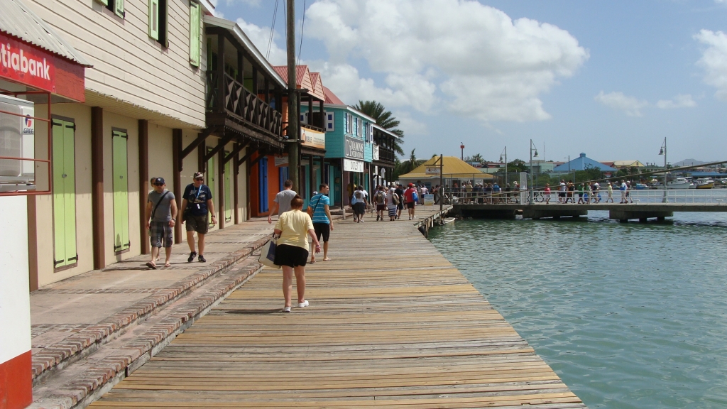 Boardwalk between piers