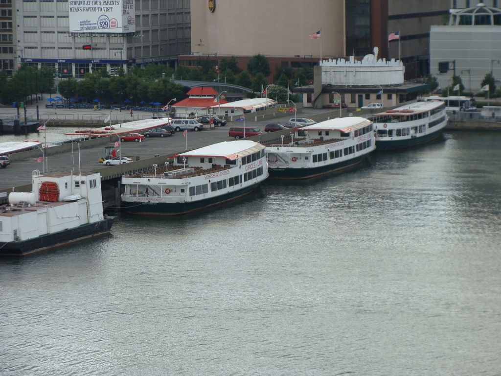 Circle Line pier