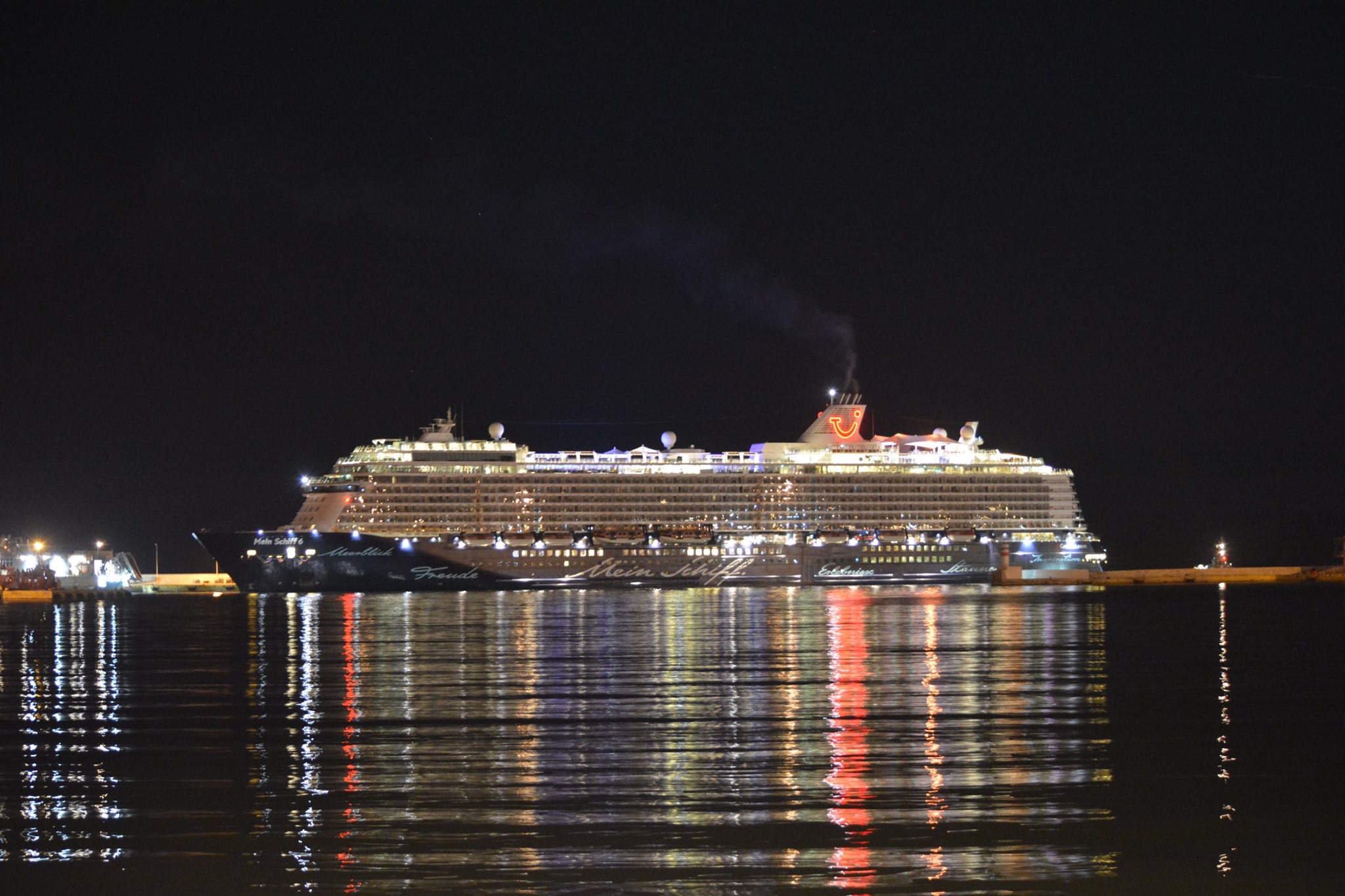 CRUISE SHIPS  (195).jpg