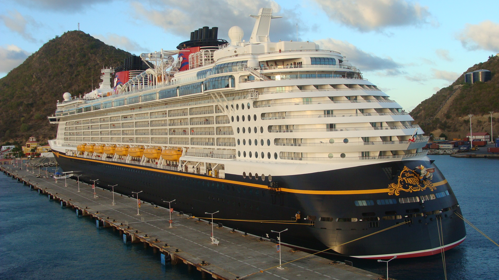 Disney Fantasy in St. Maarten