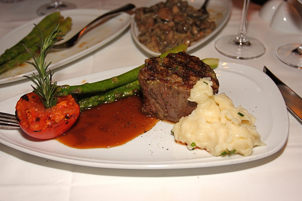 Filet Mignon/Mashed Potato/Asparagus at Chops Grille