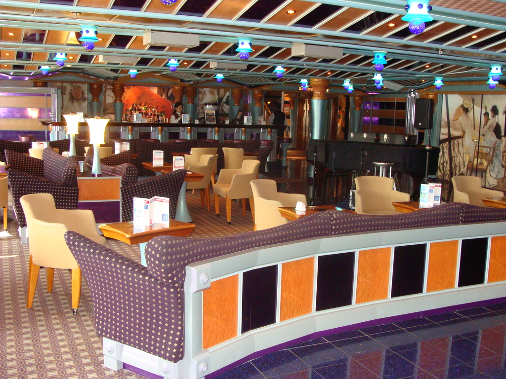 Gotham Lounge (deck 3 aft)