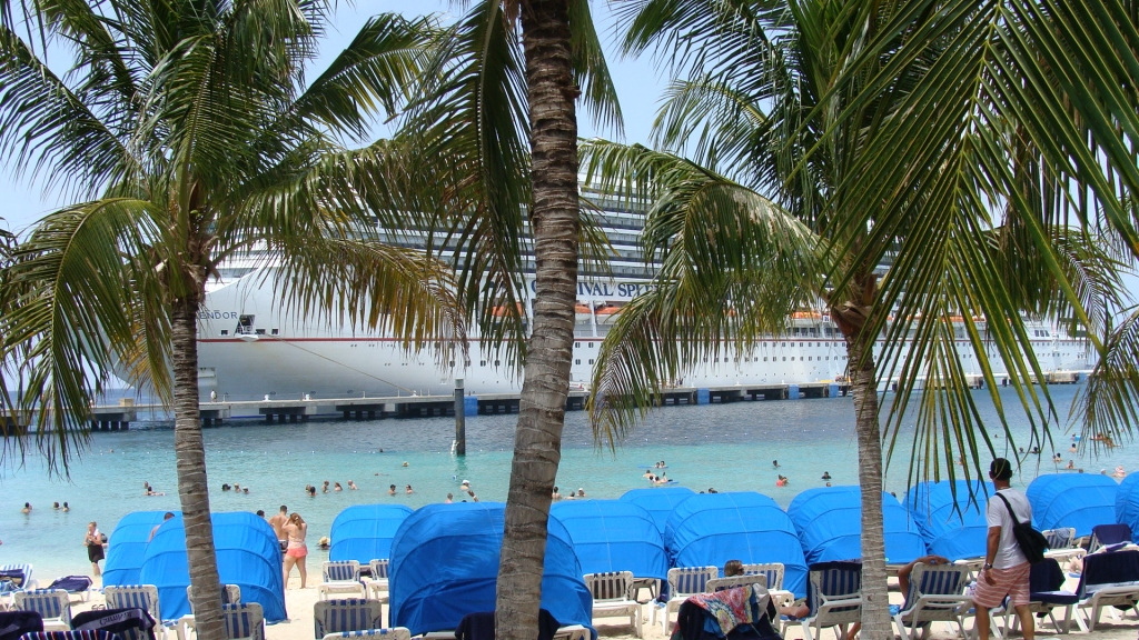 Grand Turk - Beach view