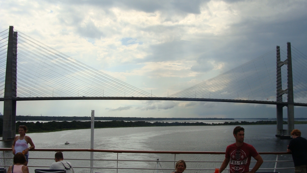 Leaving the Dames Point bridge behind