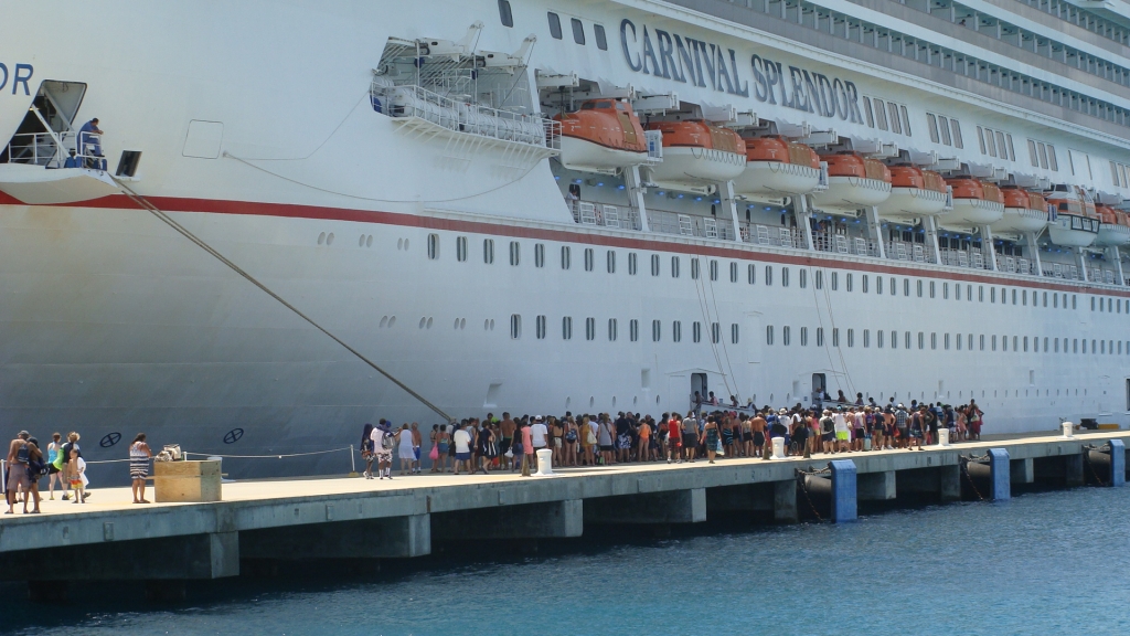 Long lines to get back on ship