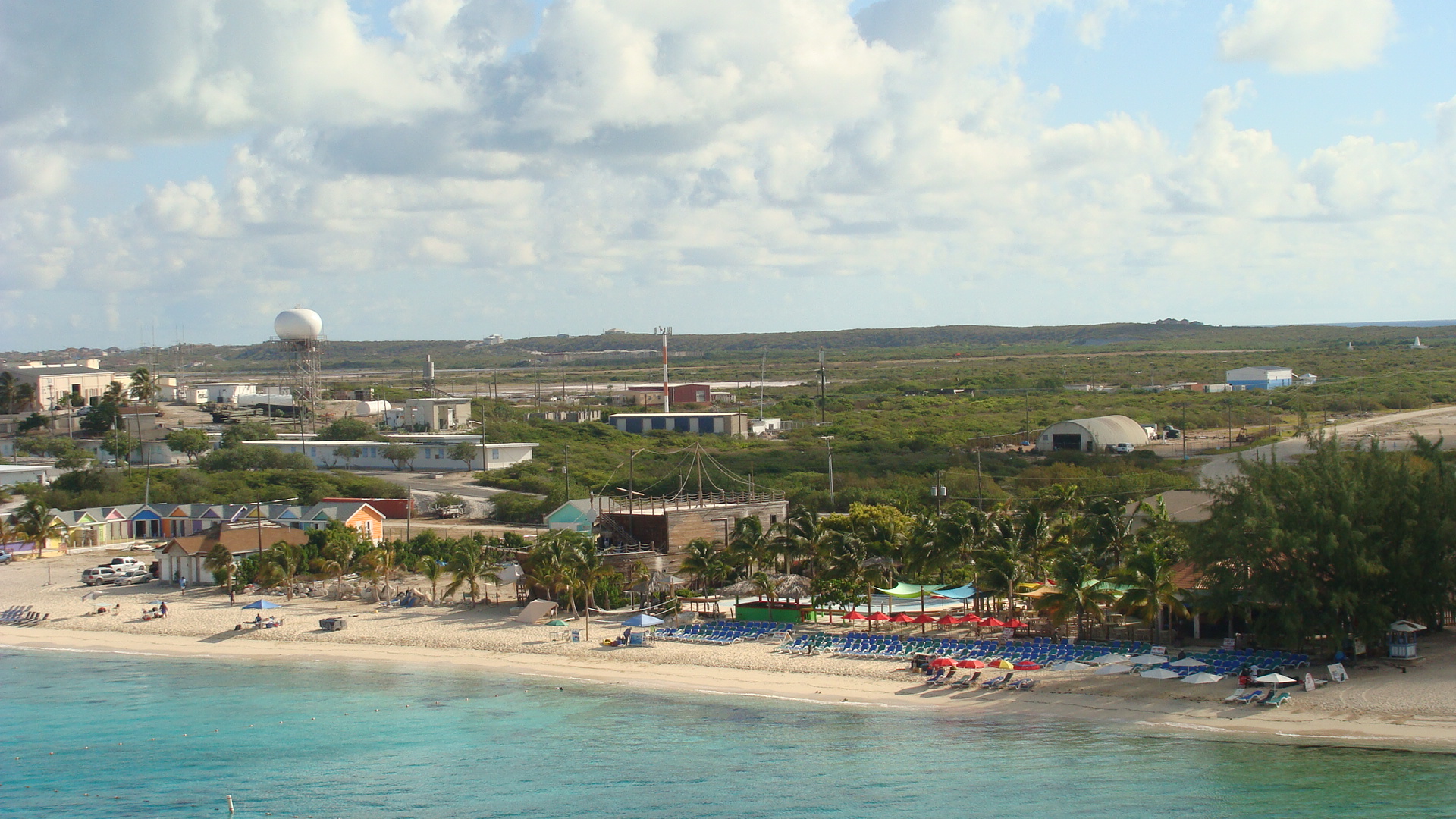 Looking towards casino & Crew Bar