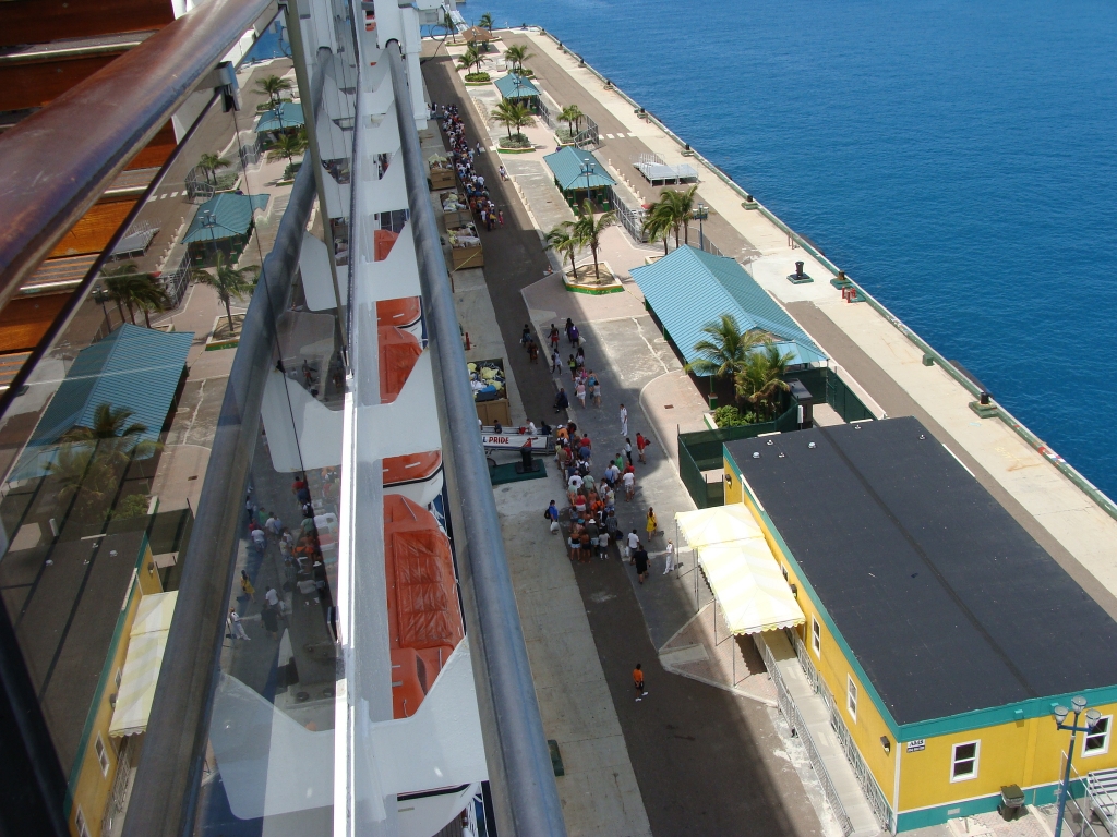 Nassau - Lining up to get back onboard