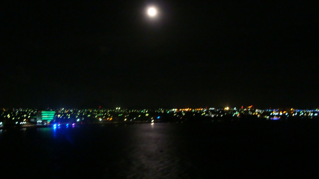 Nightime sailaway from Aruba