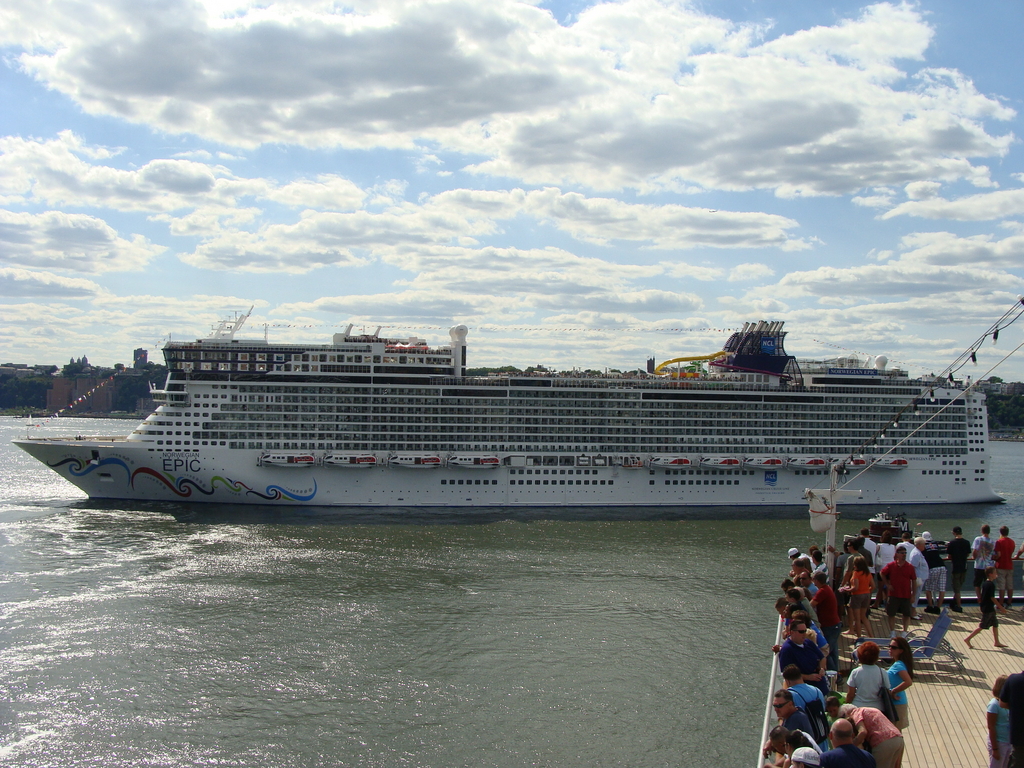 Norwegian Epic out in the Hudson River