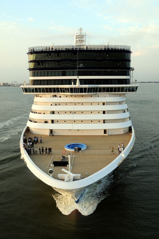 NorwegianEpic_Departure_17062010_DSC_3209