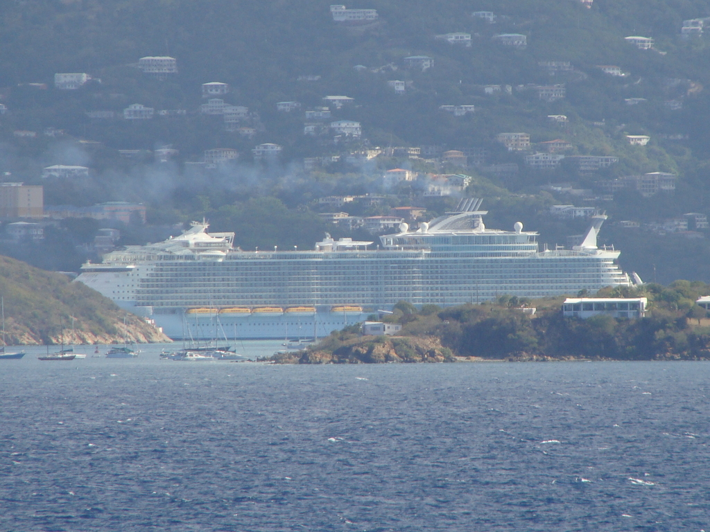 Oasis arriving in St. Thomas