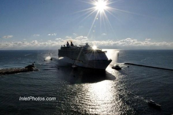 Oasis Of The Seas Arriving At Port Everglades