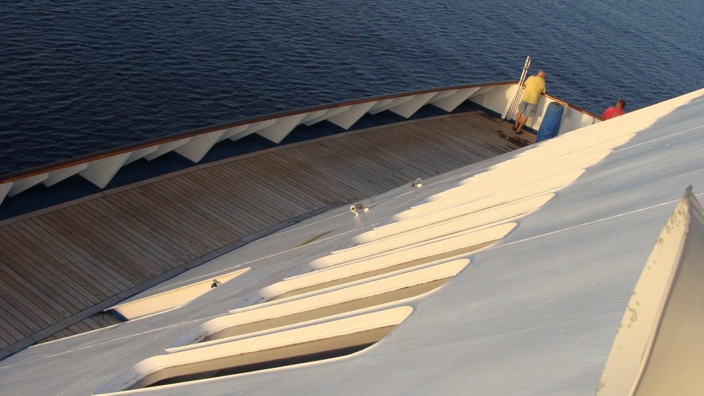 Observation deck above the bridge