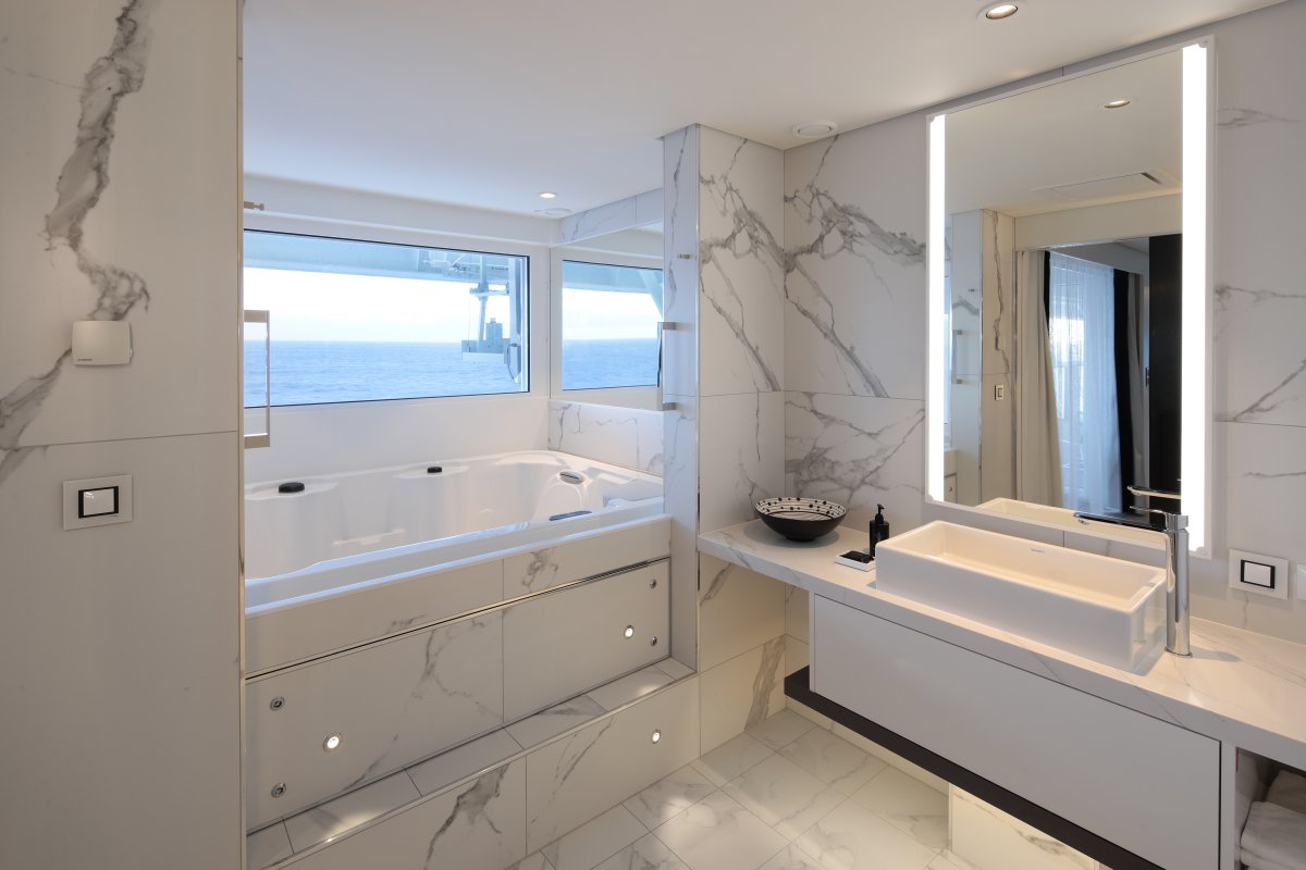 Penthouse Suite - Bathroom