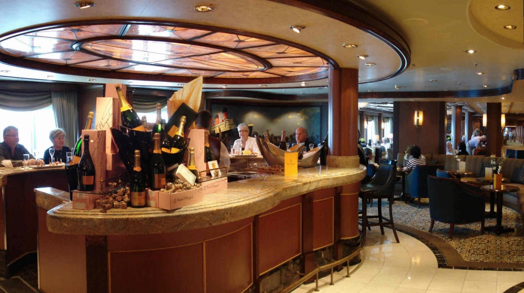 Queen Victoria Veuve Clicquot Champagne Bar