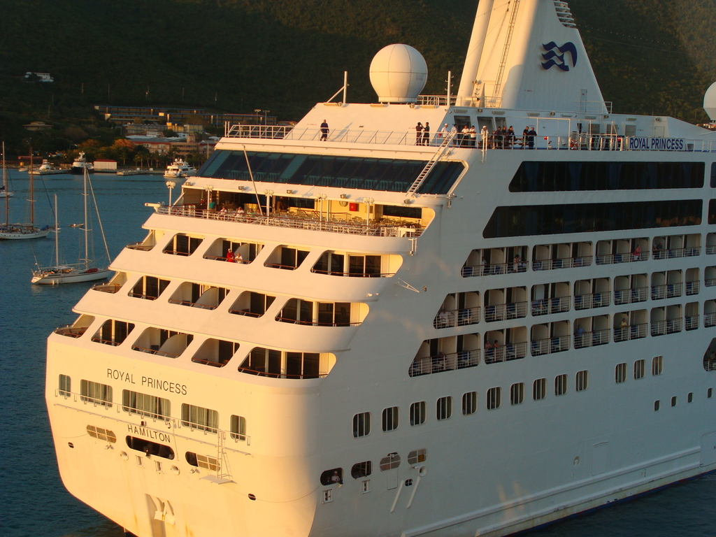 Royal Princess leaving St.Thomas