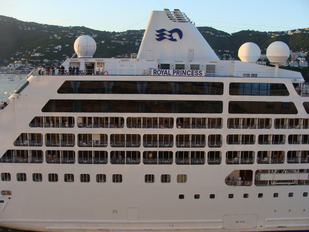 Royal Princess leaving St.Thomas