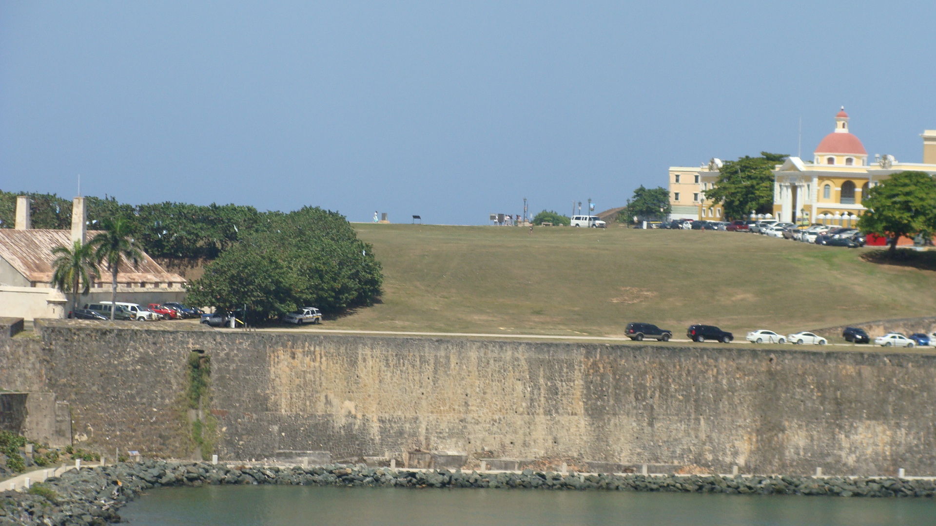 Sailing past El Morro