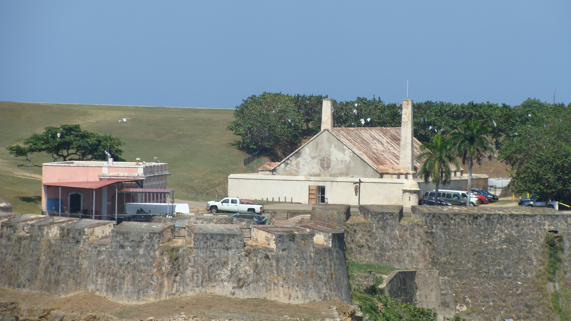 Sailing past El Morro