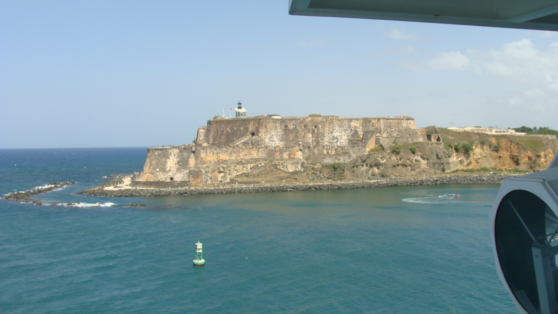 Sailing past El Morro