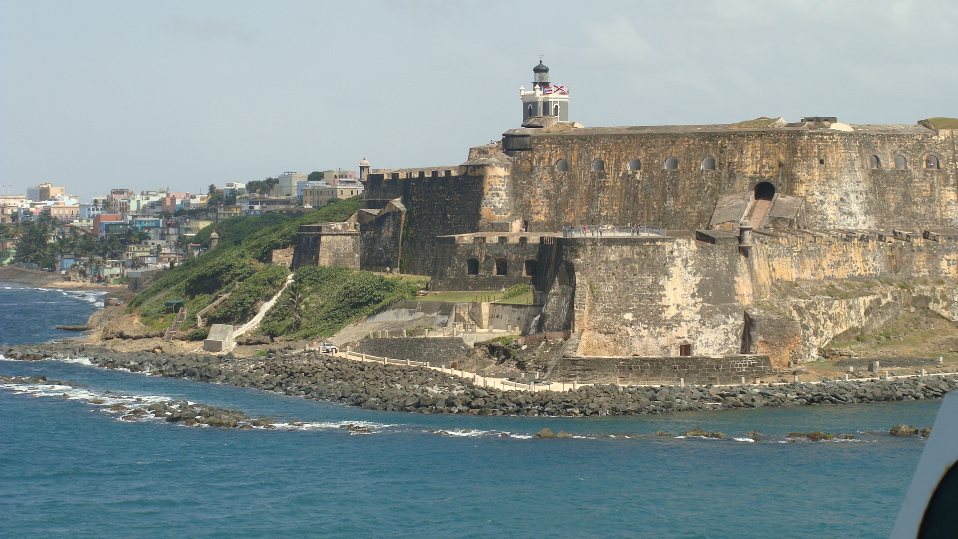 Sailing past El Morro