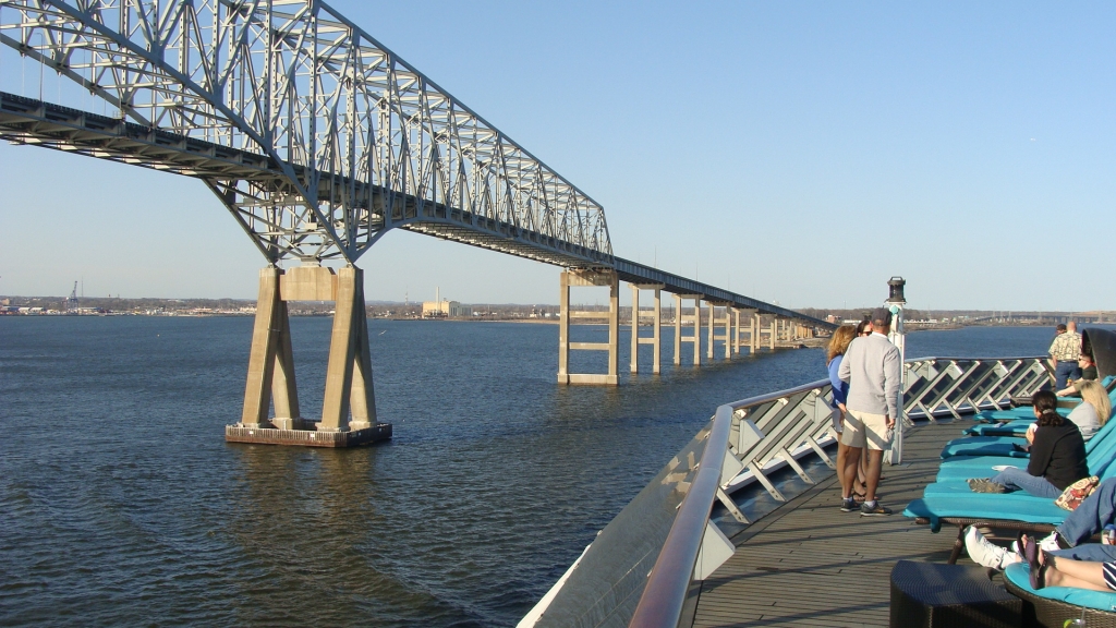 Sailing under the Key Bridge