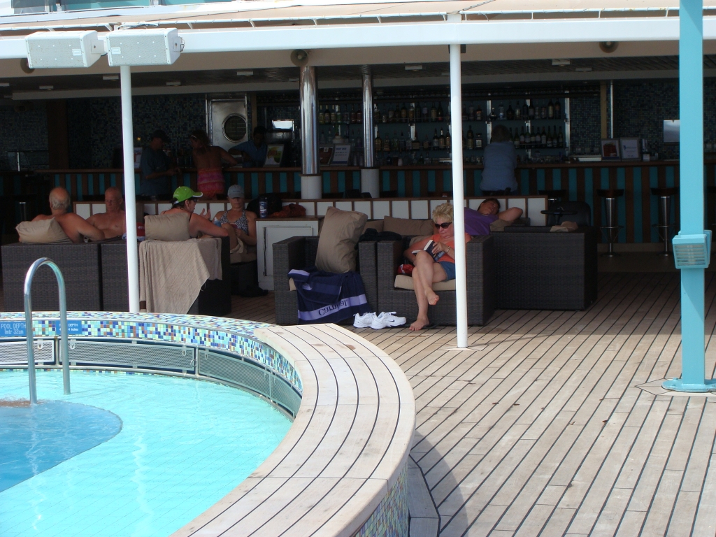 Serenity Bar - Deck 9 Aft